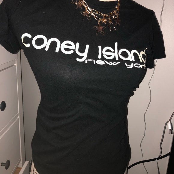 Flying Colors Tops - Coney Island 🌴 NYC shirt 😍
